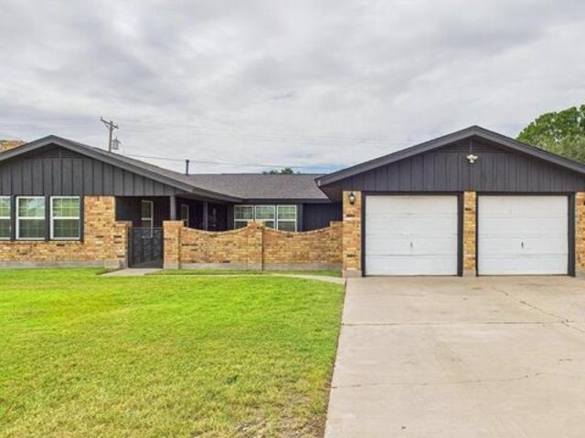 House for sale in Pecos, Texas
