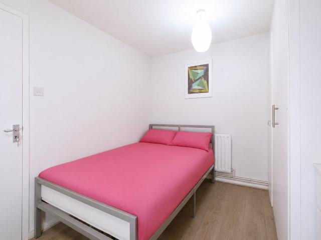 Room for rent in London Borough of Tower Hamlets, Greater London