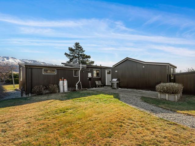 Property for rent in Otakou