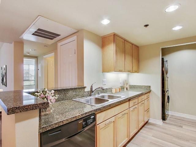 Apartment for rent in Encino Neighborhood Council District, Canoga Park