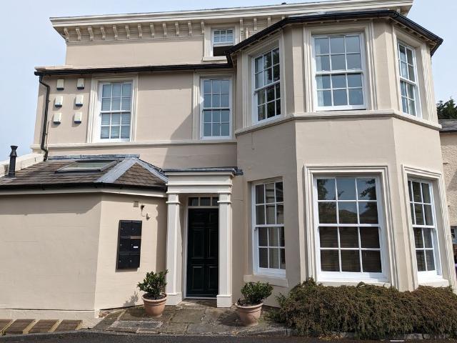 Apartment for rent in Olive Mount, Calderstones