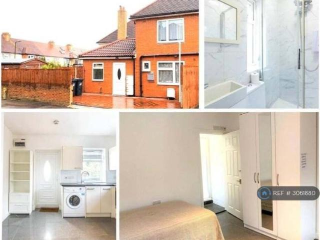 Studio for rent in London Borough of Ealing, Greater London