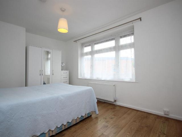House for rent in London Borough of Ealing, Greater London
