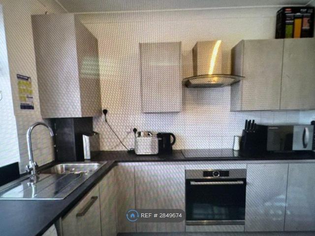 House for rent in London Borough of Ealing, Greater London