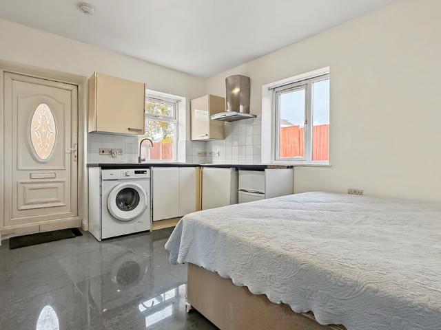 Studio for rent in London Borough of Ealing, Greater London