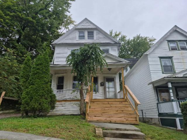 House for sale in Petersburg, Scranton