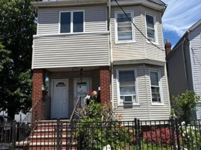 House for sale in Elizabeth, New Jersey