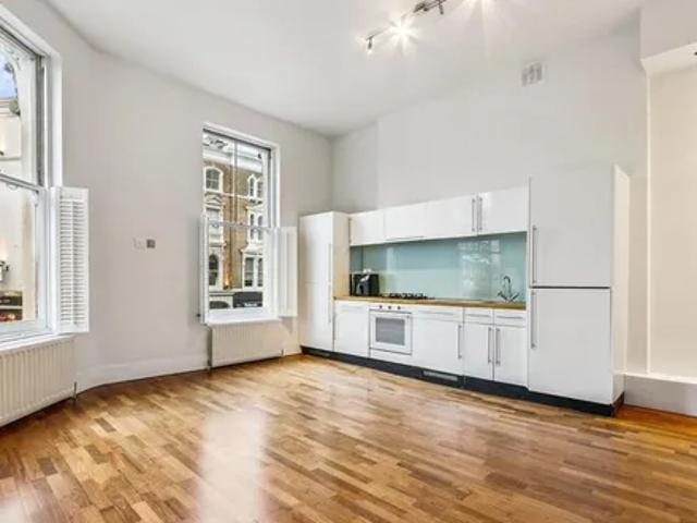 Apartment for rent in North Kensington, Greater London