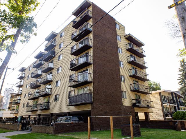 Apartment for rent in Wedgewood, Alberta