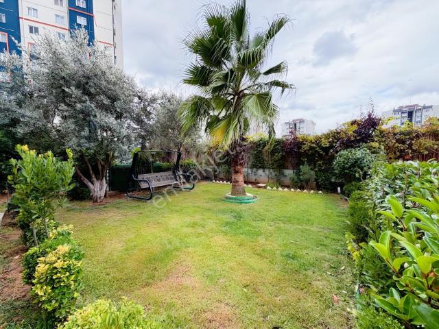 Atakent Mahallesi, Küçükçekmece içerisinde satılık Villa
