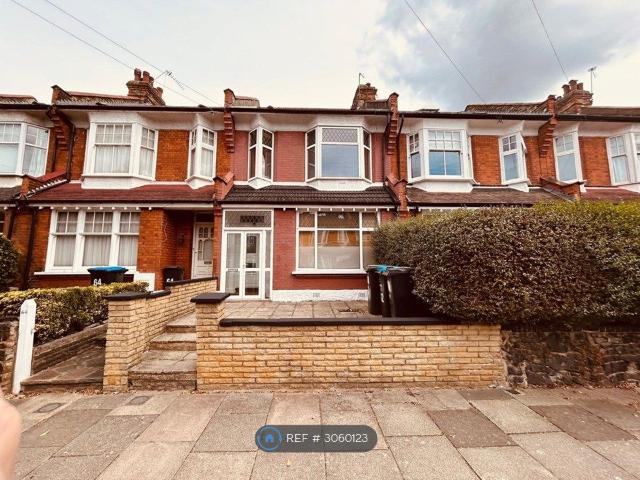 House for rent in Bowes Park, Greater London