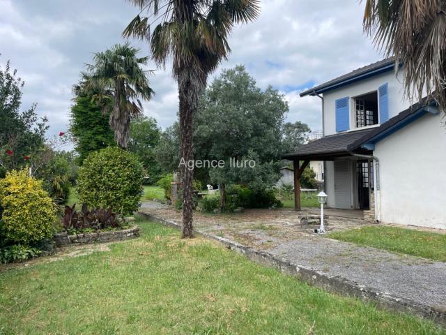 Maison vente à Oloron-Sainte-Marie, Eysus
