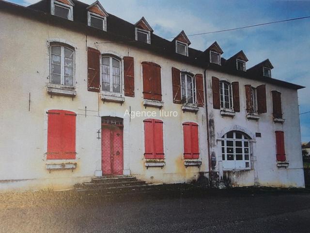 Local Commercial vente à Eysus, Pyrénées-Atlantiques