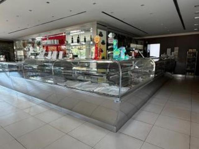 Locale Commerciale in affitto a Marche, Ancona