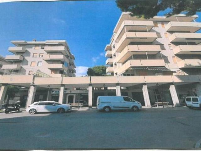 Locale Commerciale in vendita a Andora, Liguria