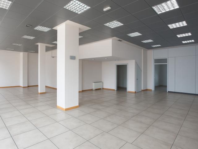 Locale Commerciale in vendita a Unione di comuni Valmarecchia, Santarcangelo Di