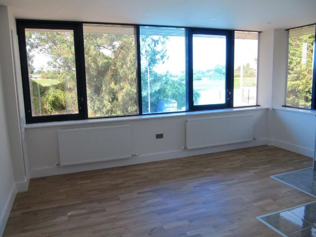 House for rent in Wexham and Ivers Community Board, Richings Park