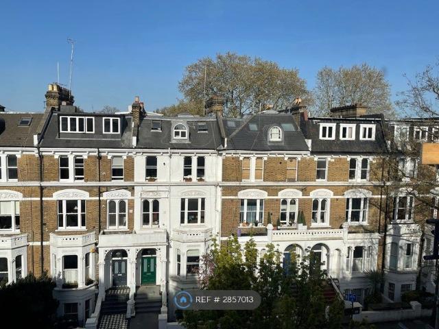 Apartment for rent in Brook Green, Greater London