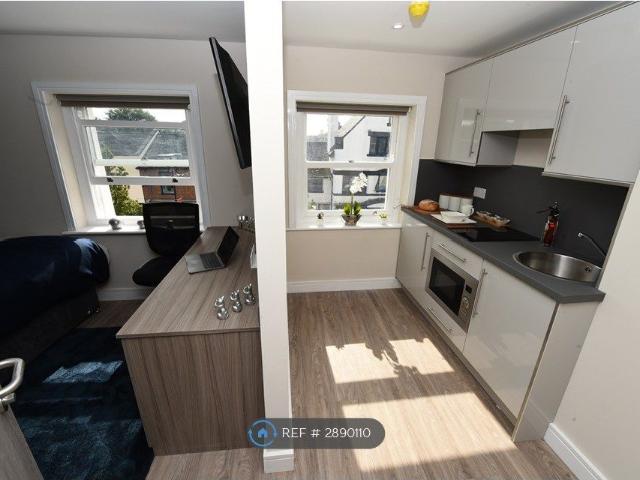 Room for rent in Roby Mill, Lancashire