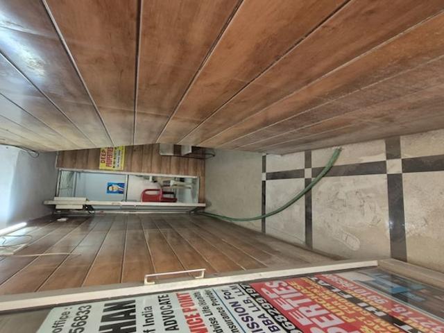 Commercial for rent in Deri