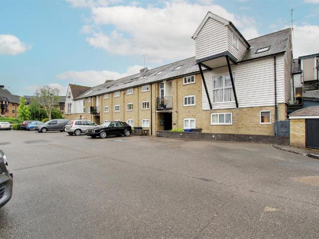 Apartment for rent in Kings Hill, Colliers End