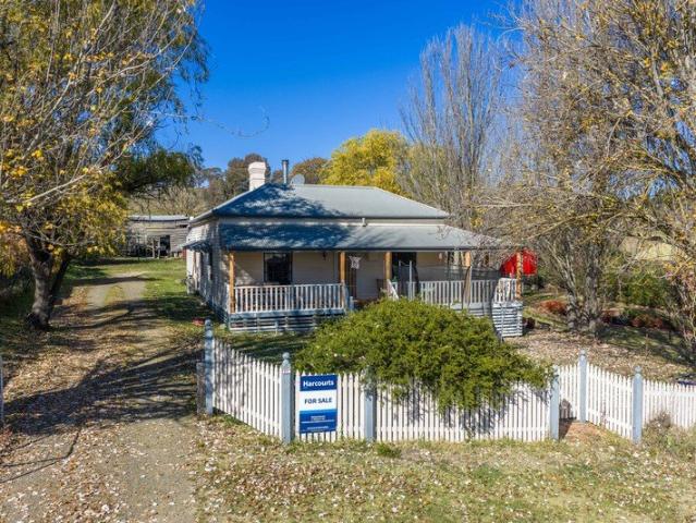 Cottage for sale in Omeo, Victoria
