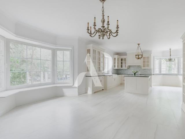 Dom na sprzedaż w Łomianki, Mazowieckie