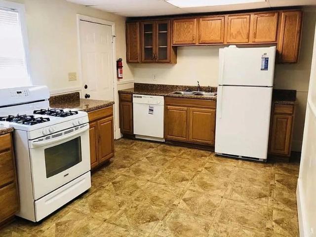 Room for rent in High Point, Bloomington
