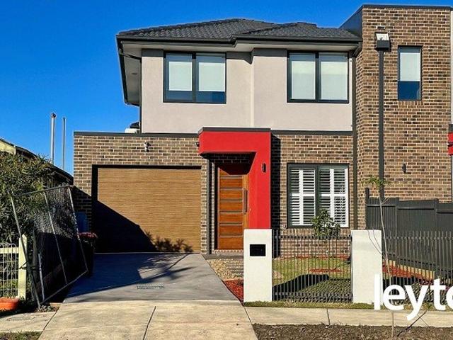 Townhouse for rent in Camerons Creek, Victoria