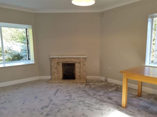 Apartment to rent in Stillorgan, Blackrock