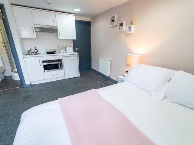 Studio for rent in Bournbrook, West Midlands