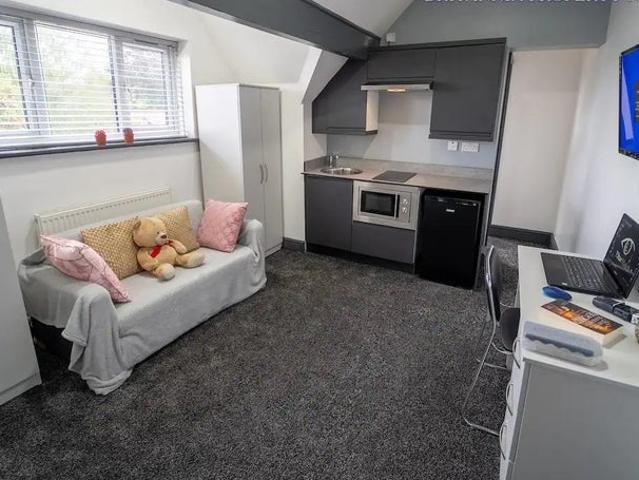 Studio for rent in Bournbrook, West Midlands
