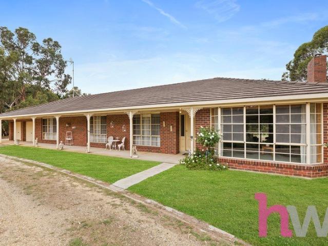 Cottage for sale in Winchelsea, Victoria