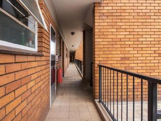 Apartment for sale in Wychwood, City of Ekurhuleni Metropolitan Municipality