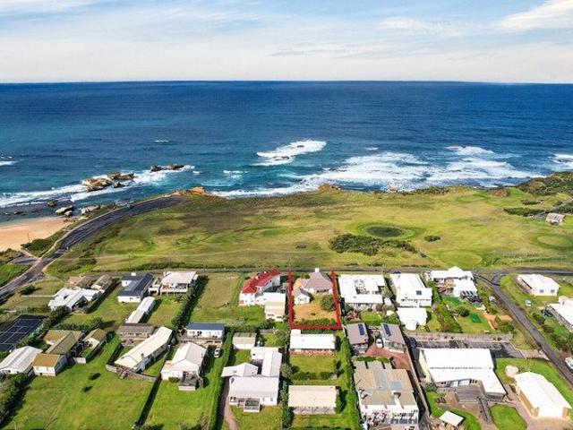 House for sale in Peterborough, Victoria