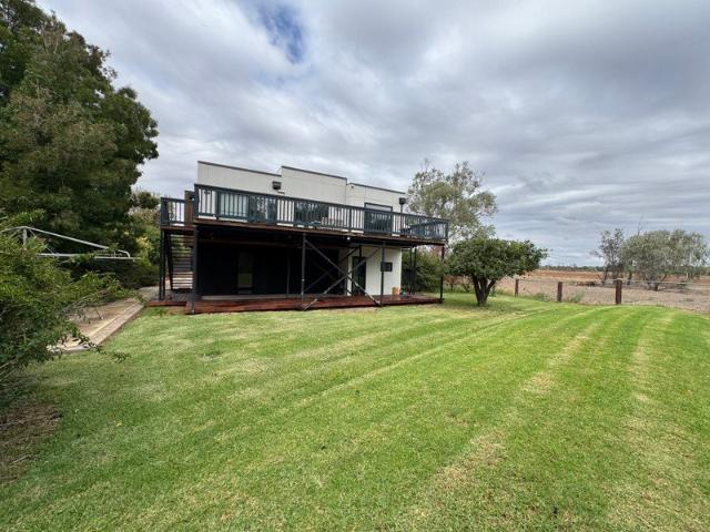 Cottage for sale in Hillston, New South Wales