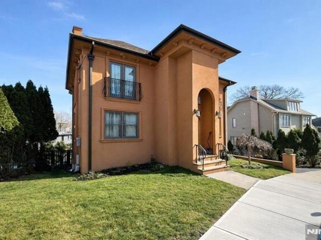 House for sale in Cliffside Park, New Jersey