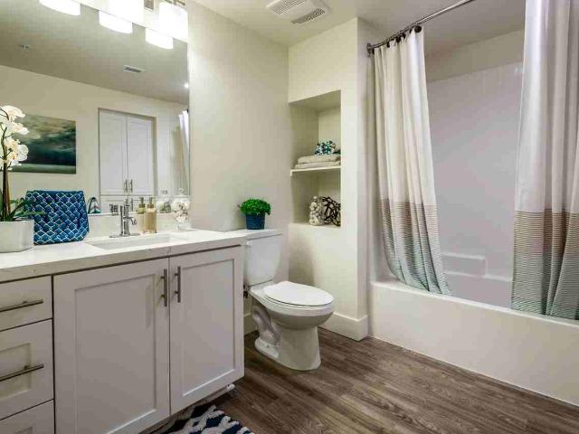 Apartment for rent in Corona, California