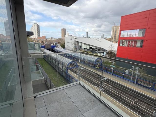 Apartment for rent in Bromley-by-Bow, Poplar Grove
