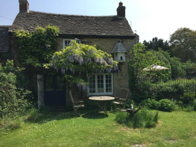 Apartment for rent in Black Bourton, Oxfordshire