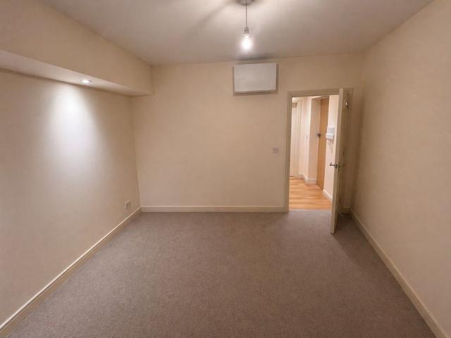 Apartment for rent in St Clement's, The Slade