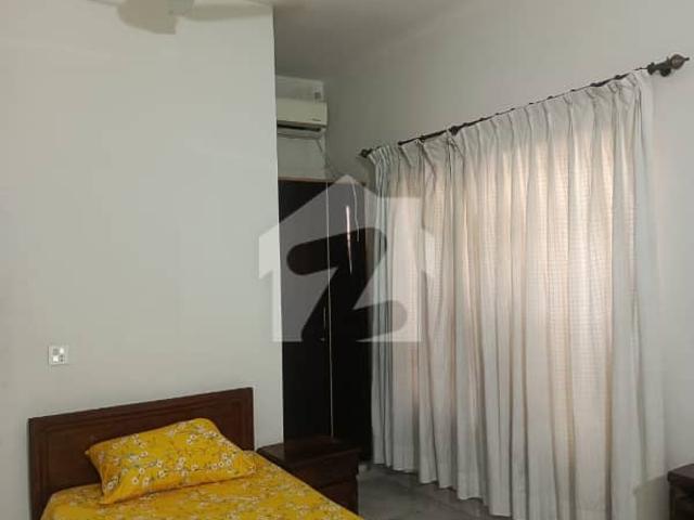 Room for rent in لاہور, لاہور ڈویژن