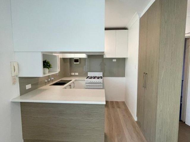 Apartment for rent in Lower North Shore, Sydney