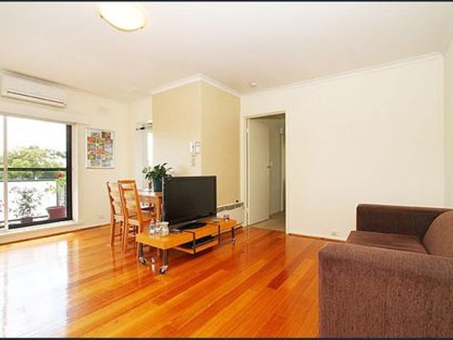 Apartment for rent in Essendon, Melbourne