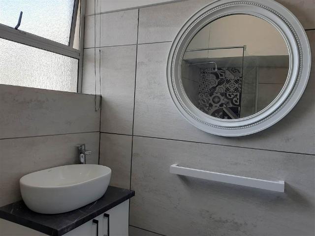 Apartment for rent in Humewood, Gqeberha (Port Elizabeth)