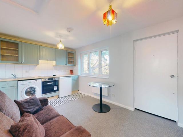 Apartment for rent in London Borough of Ealing, Greater London