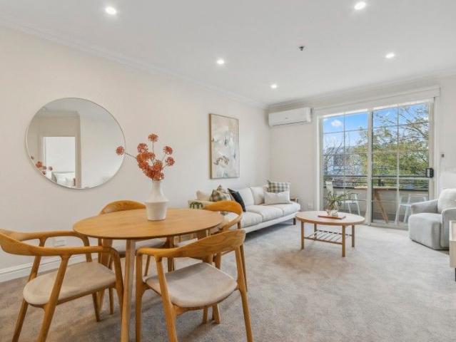 House for sale in Hampton