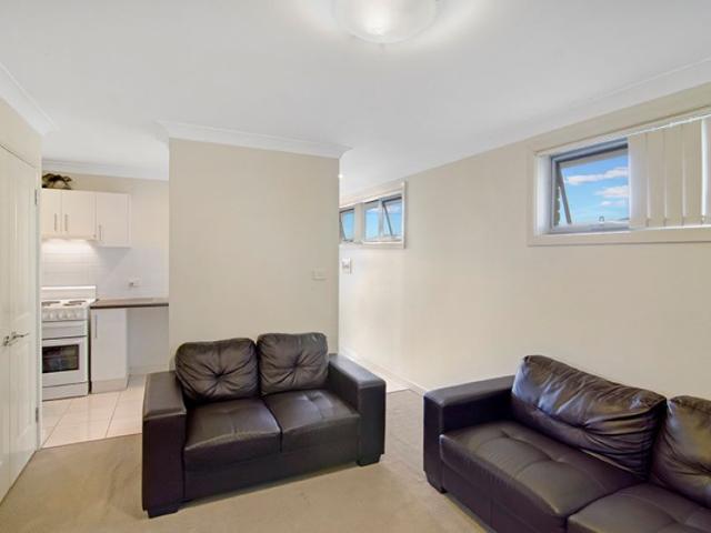 Apartment for rent in Stanhope Gardens