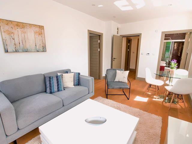 Apartment for rent in Strand-on-the-Green, Greater London