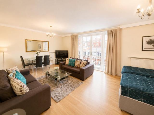 Apartment for rent in Mayfair, Greater London